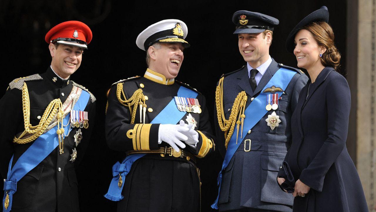 image of royal family 