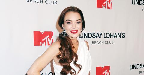 _lindsay lohan hollywood return hosting snl ok