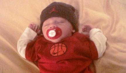 2010__01__Kendra Wilkinson Baskett Little Hank Sleeping TwitPic 012010 430×575.jpg