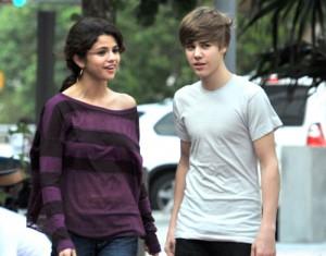 2011__02__Selena_Gomez_Justin_Bieber_Feb2newsnea 300&#215;235.jpg