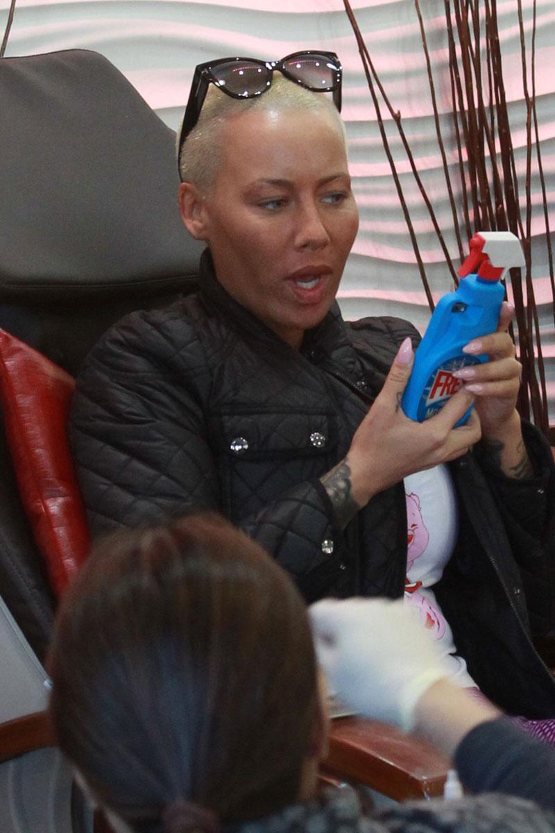 Amber Rose Gets Pampered After Blac Chyna And Rob Kardashian Drama How Does She Feel About The