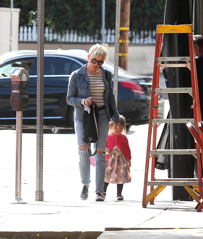 EXCLUSIVE: Scarlett Johansson Spotted As She Has lunch with daughter Rose Dauriac