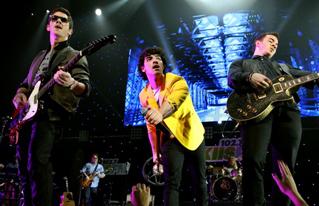 Jonas brothers teaser_319x206.jpg