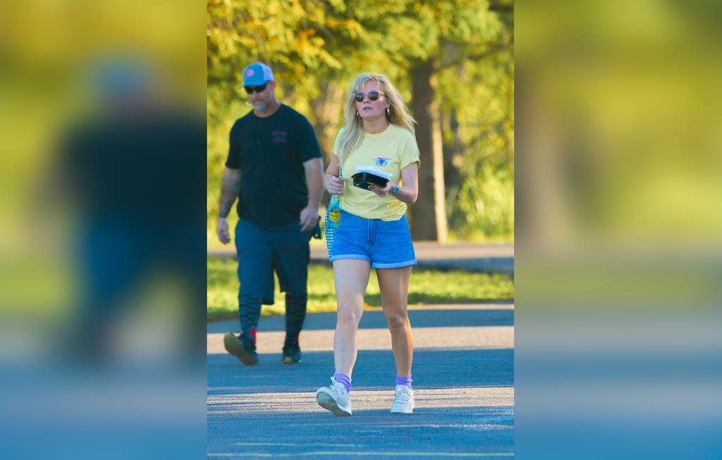 PICS Kirsten Dunst Goes Back To Work 6 Months After Giving Birth
