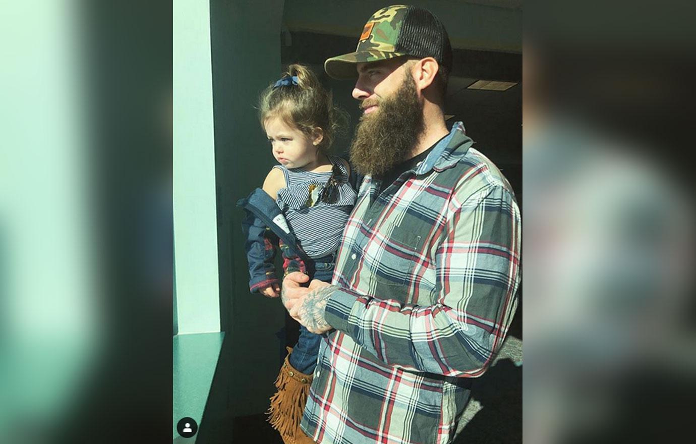 jenelle-evans-instagram-daughter-ensley-gun-photos