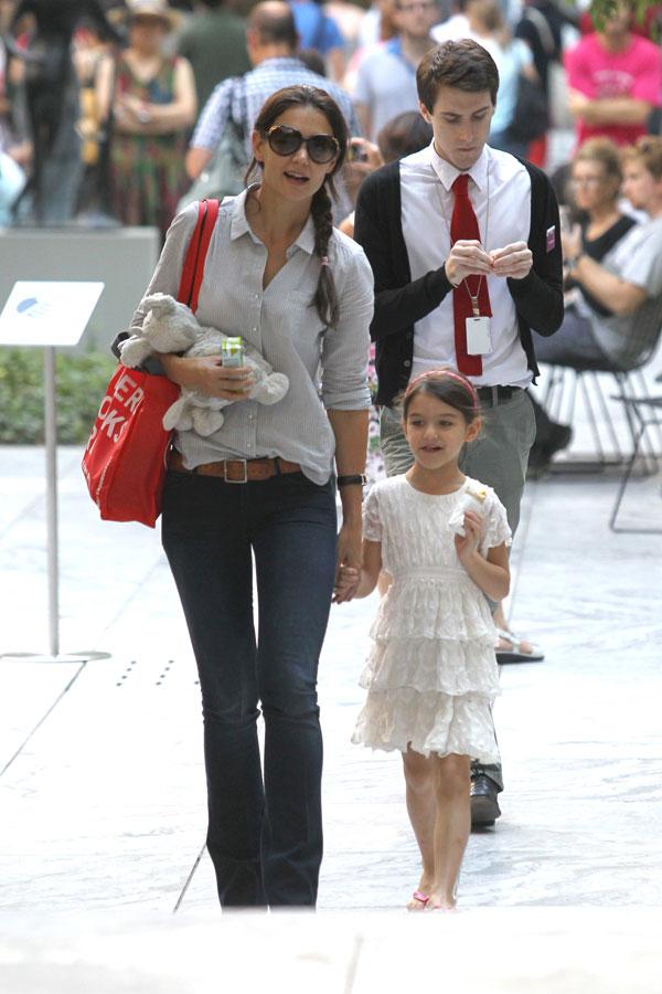 Katie holmes suri cruise august7 78_ _1.jpg