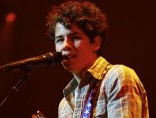 2010__01__nick_jonas_Jan20_0174 225&#215;170.jpg