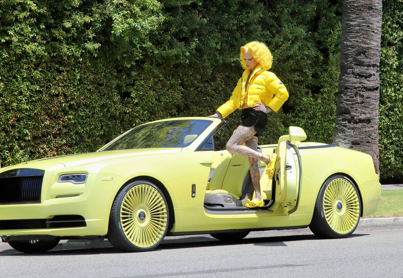 Jeffree Star Soaks Up The Sun In Yellow During Photo Shoot With Phantom