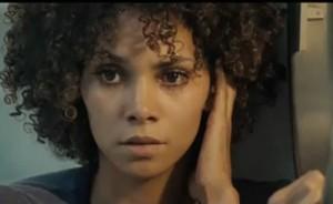 2010__11__Halle_Berry_Nov30news 300×184.jpg