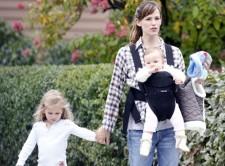 2009__10__fp_3732486_garner_affleck_fp2_100409 225&#215;166.jpg