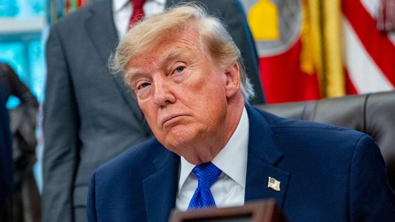 Photo of Trump's had trouble staying awake. 