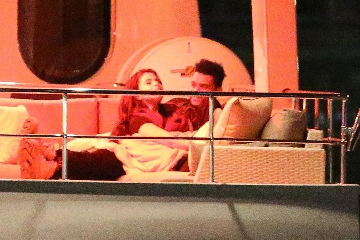 *PREMIUM EXCLUSIVE* The Weeknd and Selena Gomez have a very steamy date on a yacht **MUST CALL FOR PRICING**