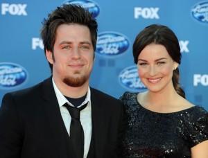 2011__05__Lee_DeWyze_Idol_May27news 300×228.jpg