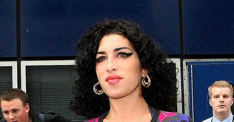 2009__07__amy_winehouse_12_wenn250372.jpg