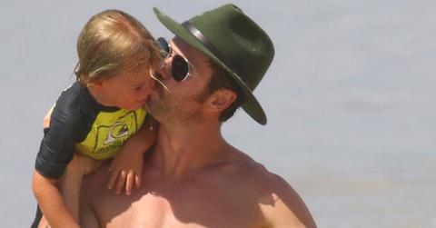 Chris hemsworth beach body