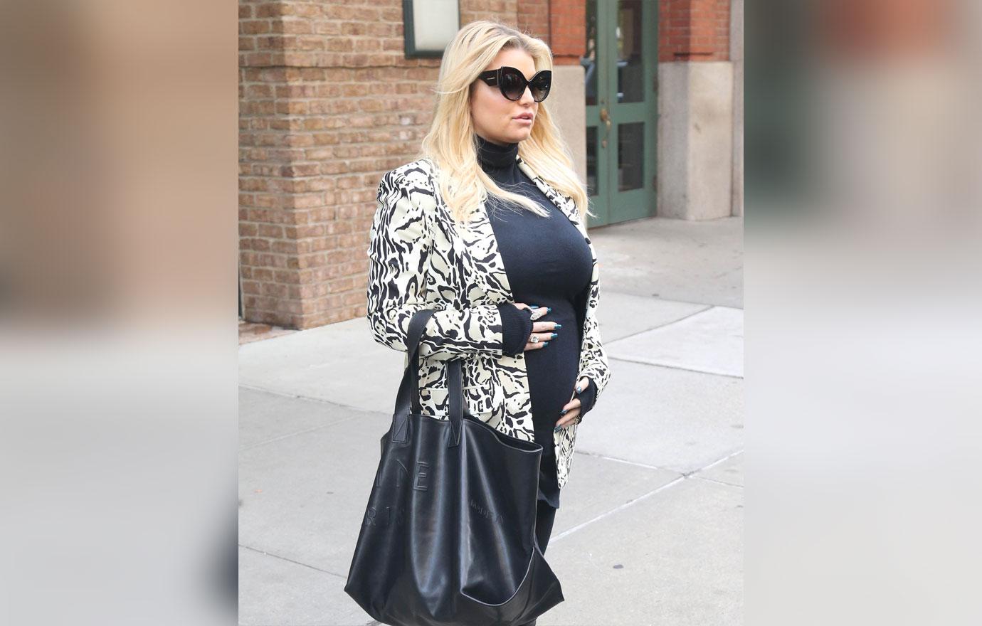 First Time Jessica Simpson Seen With Visible Baby Bump