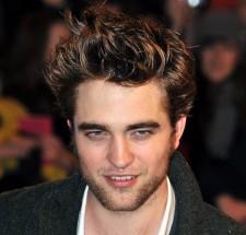 2010__01__robertpattinson 225×215.jpg