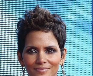 Halle berry nov 10 001.jpg