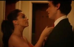 2010__11__Jennifer_Love_Hewitt_Alex_Beh_Nov15news 300&#215;192.jpg