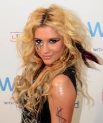 2011__09__Kesha Sept6ne 210×300.jpg