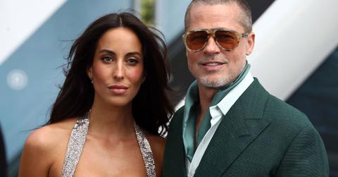 Photo of Ines de Ramon and Brad Pitt.