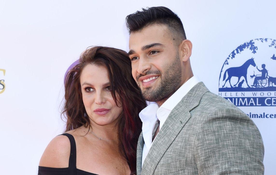 sam asghari wants britney spears to feel special maui vacation