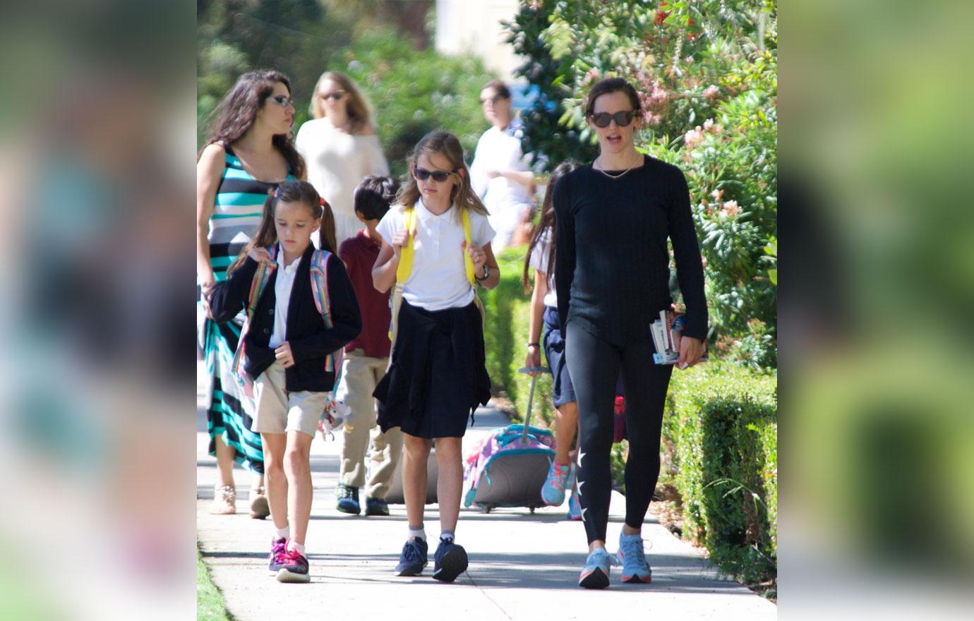 Jennifer garner kids school 2