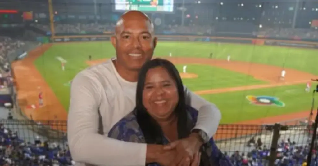 Photo of Yankees legend Mariano Rivera and his wife, Clara