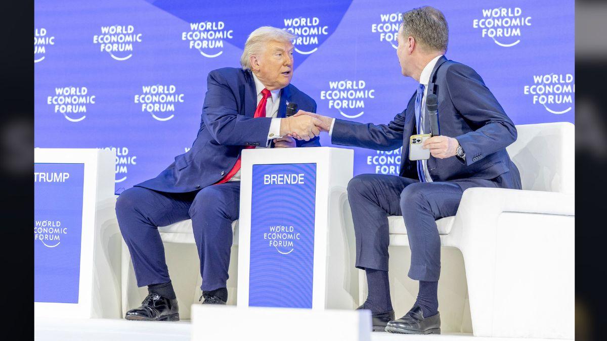 Photo of The president was diagnosed with chronic venous insufficiency, which causes swollen ankles.