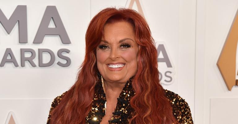 Wynonna Judd Gets Emotional At CMA Awards After Mom Naomi's Death