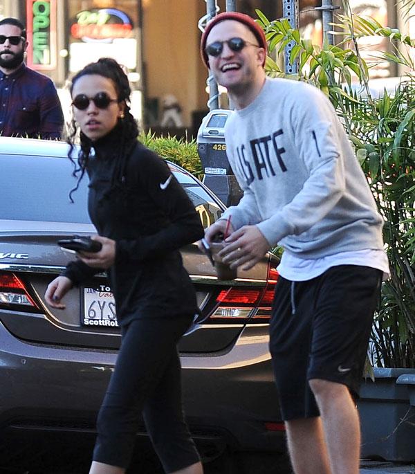 Robert Pattinson S Girlfriend Fka Twigs Goes Topless After Meeting His