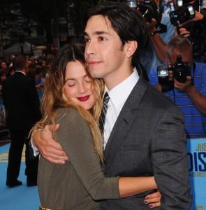 2010__08__Justin_Long_Drew_Barrymore_Aug20newsne 295×300.jpg