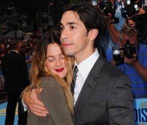2010__08__Justin_Long_Drew_Barrymore_Aug20newsne 295×300.jpg