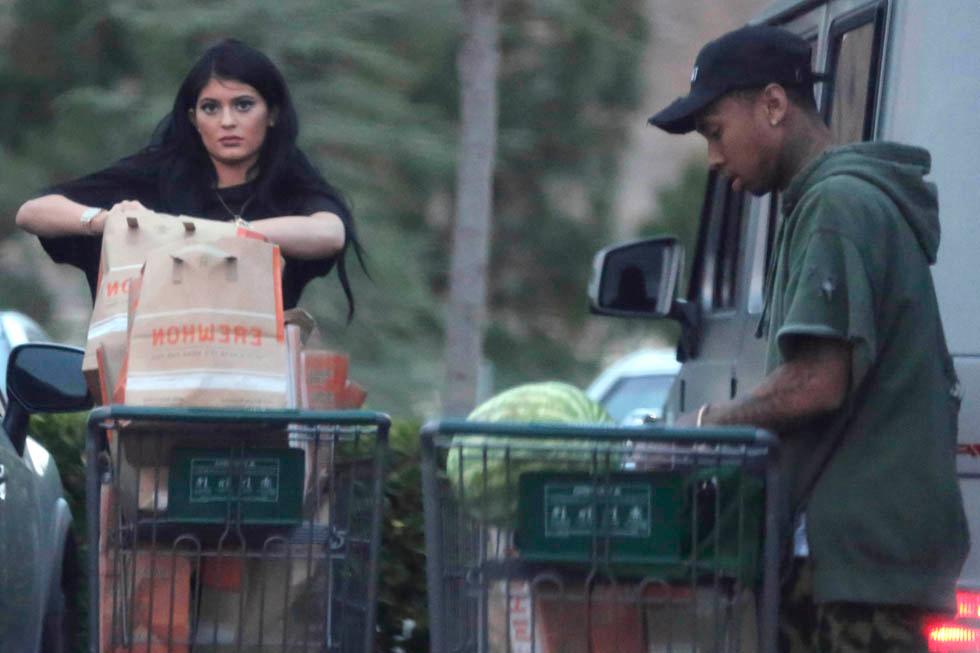 *EXCLUSIVE* Kylie Jenner and boyfriend Tyga load up on groceries before 4th of July