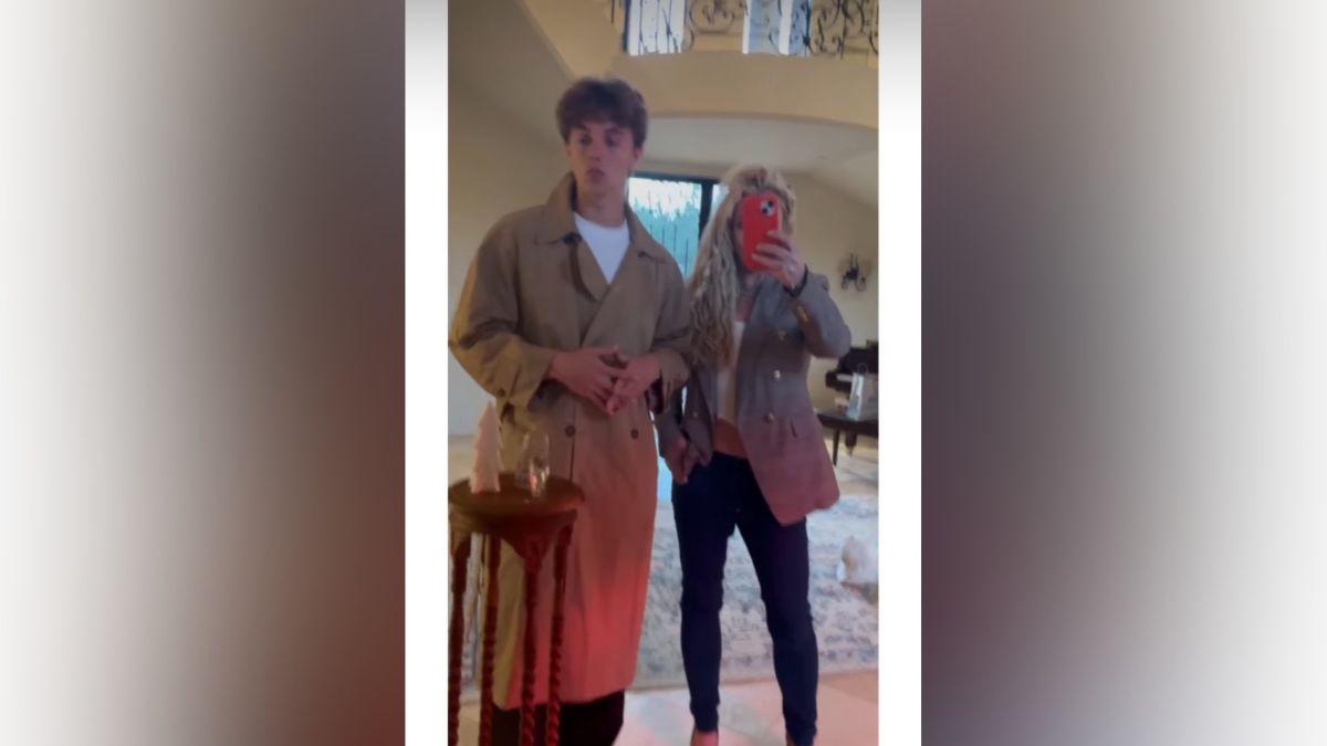 Image of Britney Spears is reportedly surrounded by her family post-DUI.