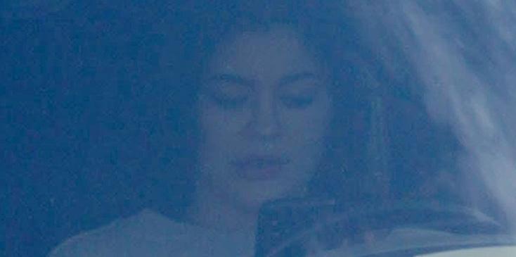 Kylie jenner pregnant christmas card photoshoot feature