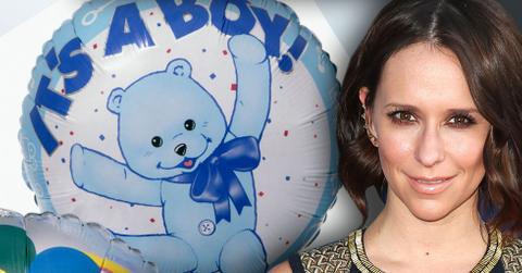 Jennifer love hewitt gives birth son getty 01