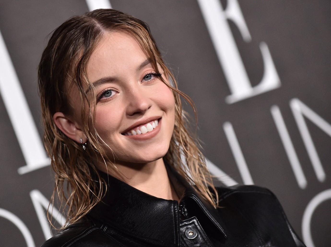 euphoria star sydney sweeney smacks costar film rom com boat