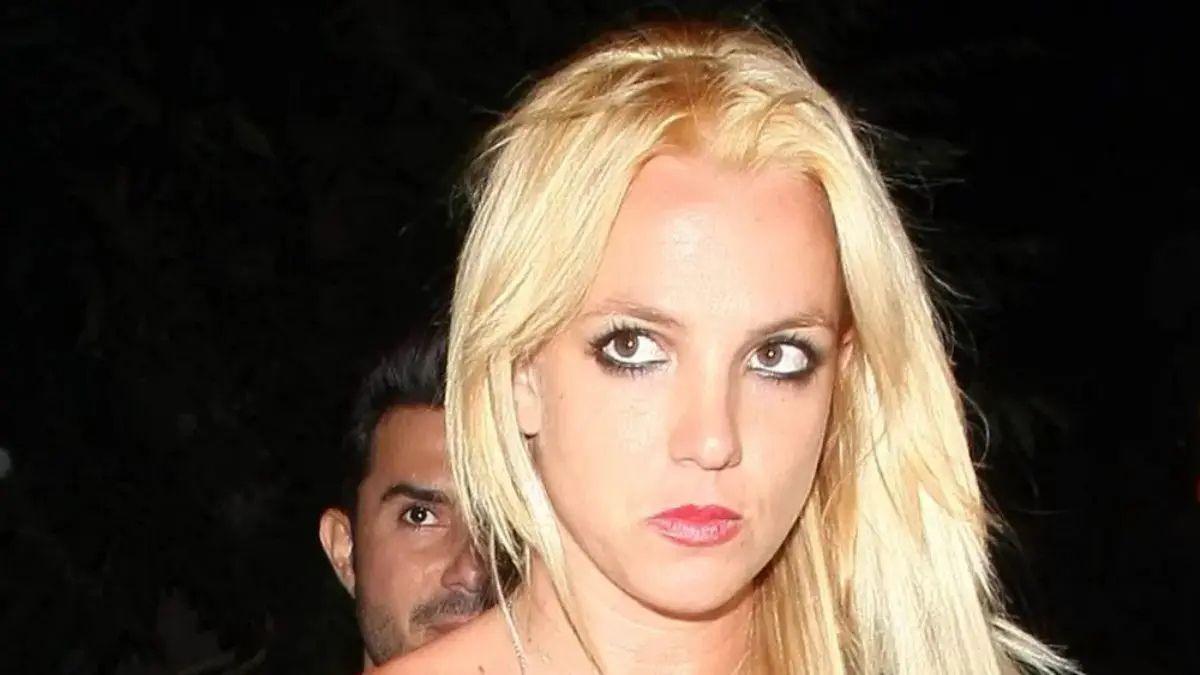 Photo of Britney Spears' rep denied the meltdown allegations, saying she enjoyed a 'quiet dinner.'