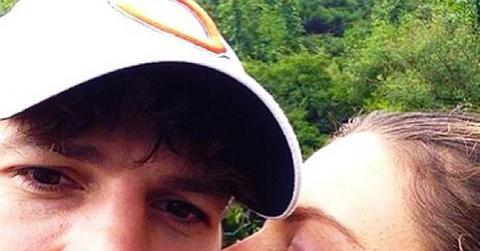 Mila kunis ashton kutcher kissing