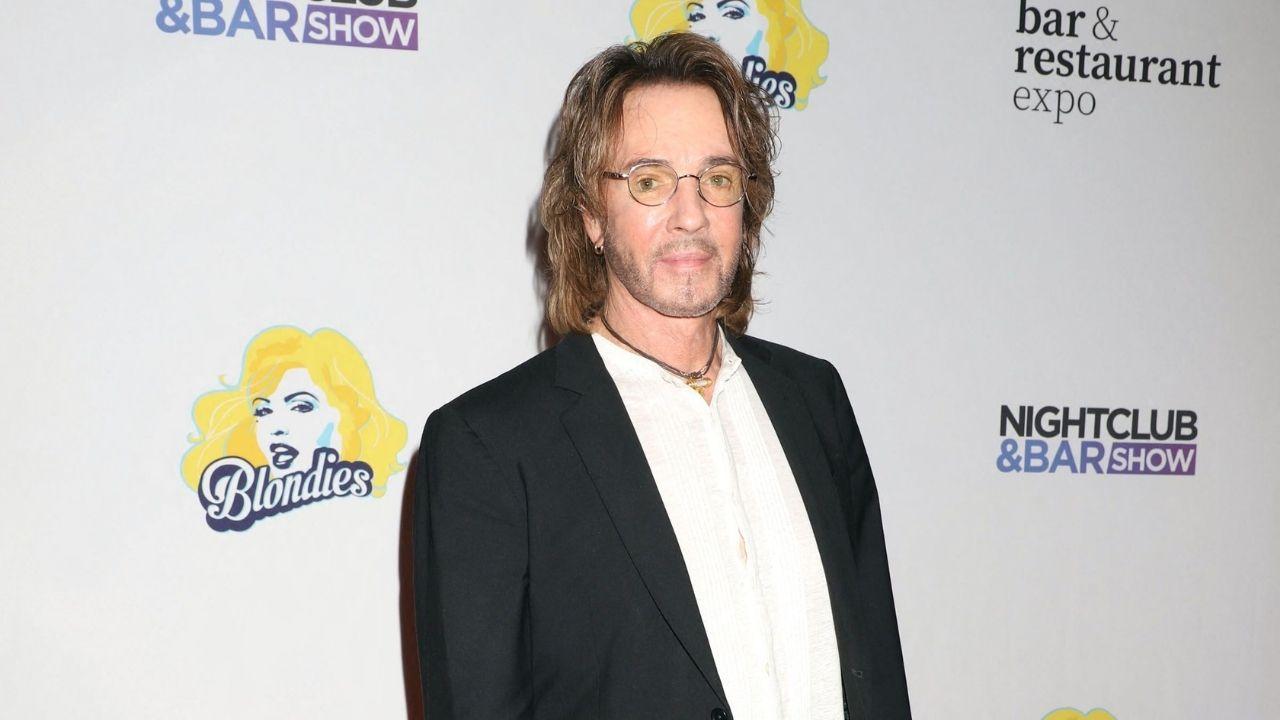 Image of Rick Springfield recalled throwing mortars during an attack in Vietnam.