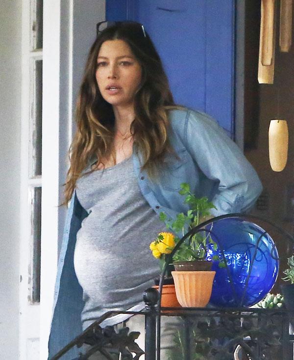 Jessica biel baby bump. 06