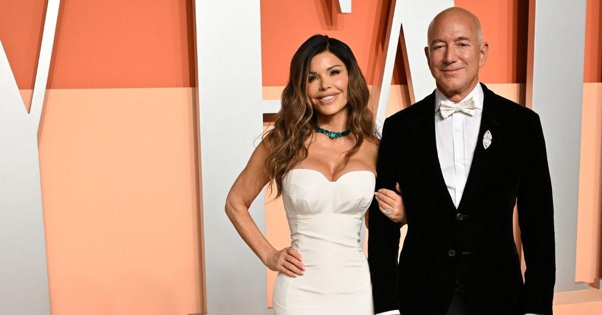 Photo of Jeff Bezos and Lauren Sanchez