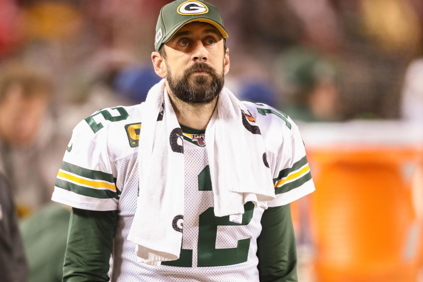 howard stern slams aaron rodgers throw him out of nfl covid  vaccine