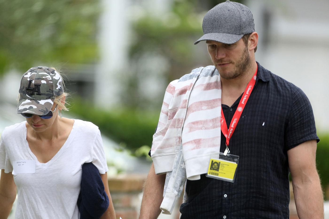 EXCLUSIVE: Chris Pratt and Anna Faris take morning stroll in LA.