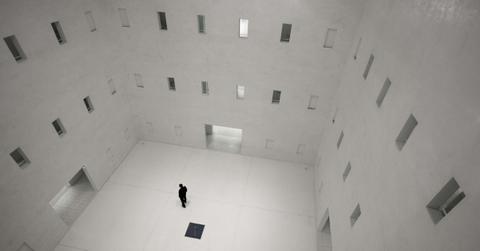 how to identify decision makers before reaching out