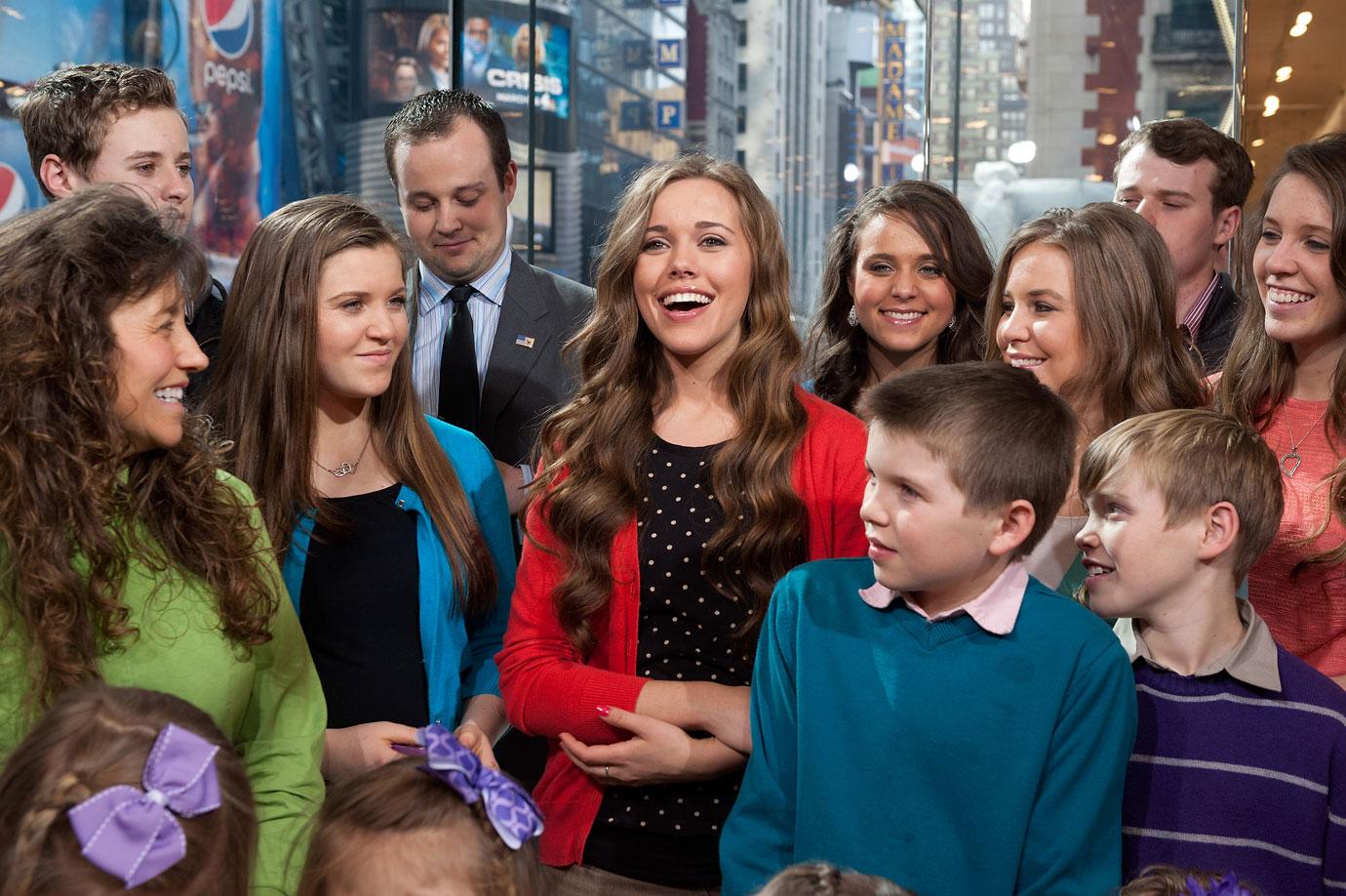 Get caught up on all things duggar 06