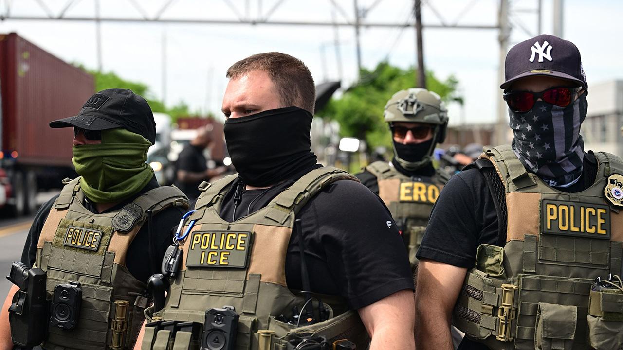 photo of ICE recorded over 10,000 arrests over five days.