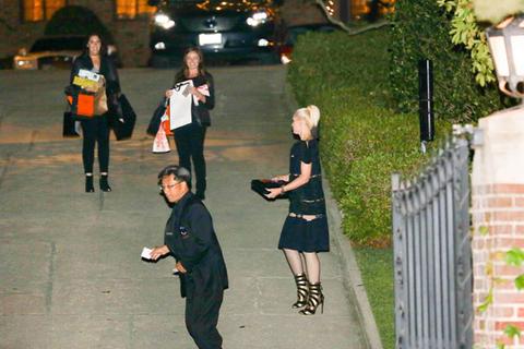 Practically Naked! Gwen Stefani Shows Her Butt Off In A Revealing Black