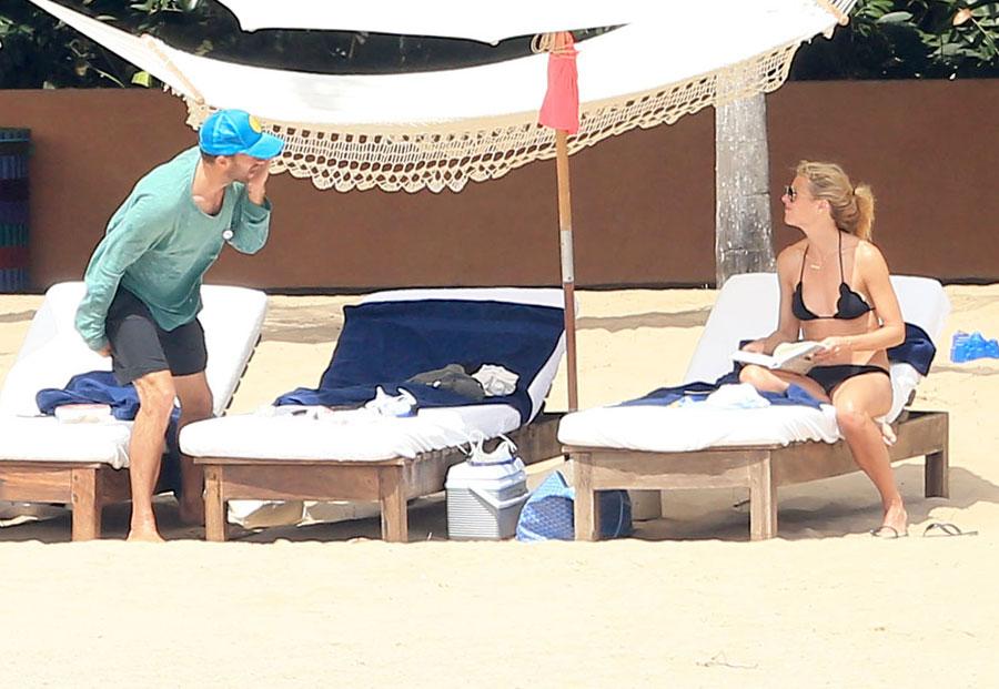 Gwyneth paltrow bikini vacation chris martin. 07